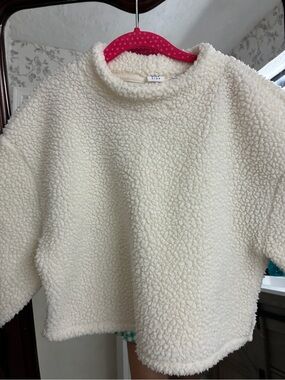 GAP Cream Sherpa Pullover Sweater